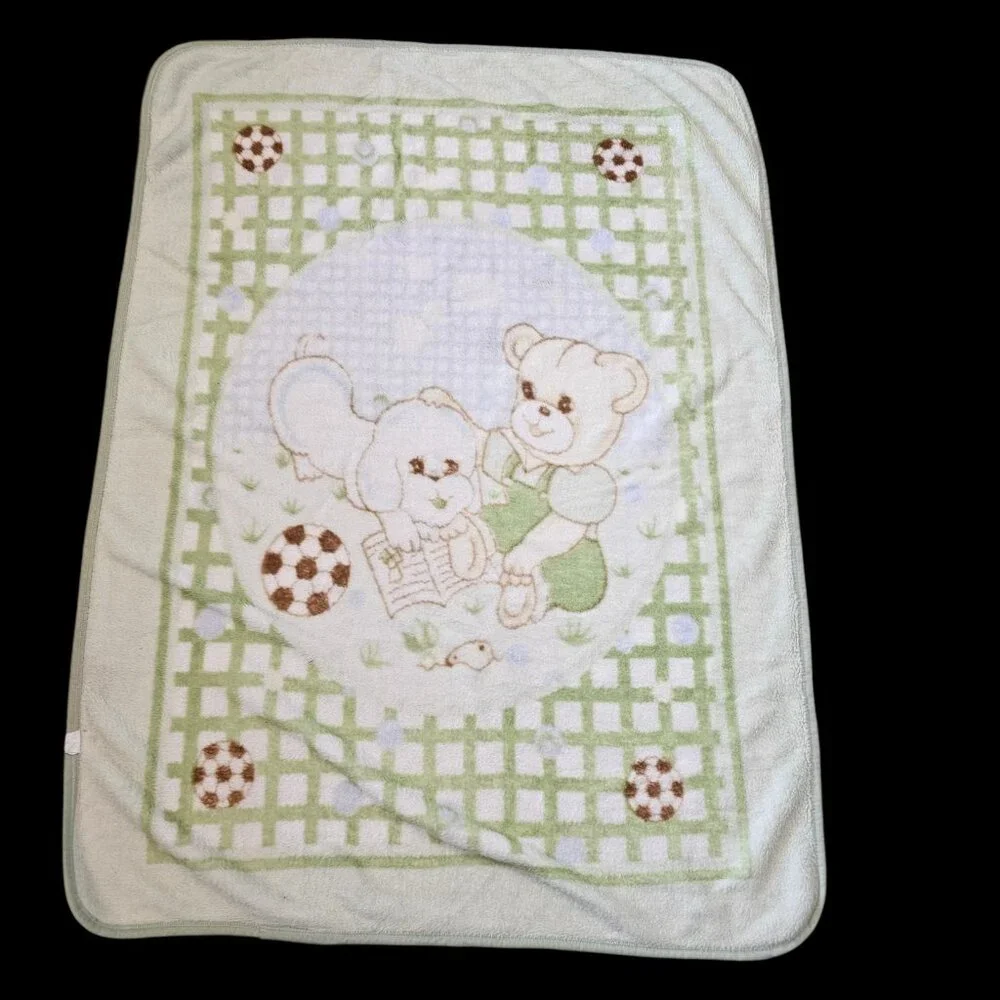 VTG Novatex? Green Baby Blanket Soccer Dog Teddy Bear Kids Mink Fleece‎ 41x56